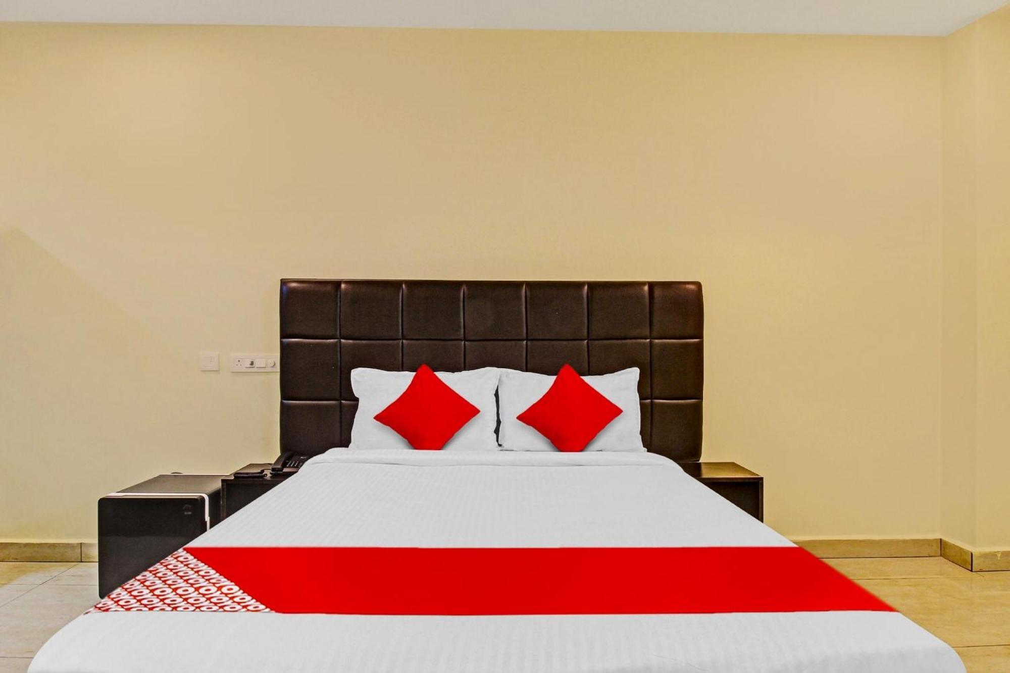 Super Hotel O Lakshmi Royal Inn Warangal Εξωτερικό φωτογραφία